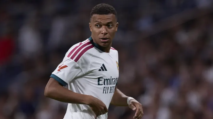 Mbappé triple la mise, le Real écrase la Real Sociedad 4-1