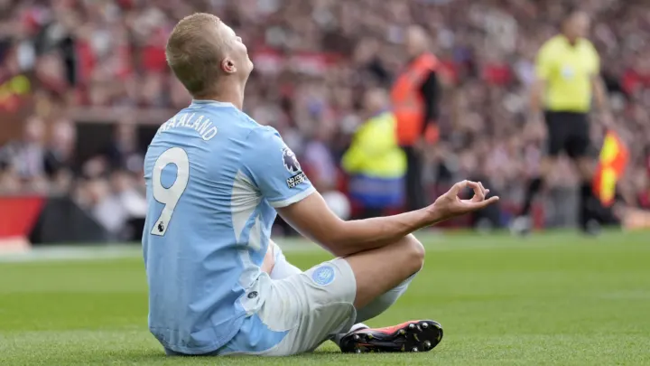 Derby de Manchester : City s'impose à dix, Haaland décisif